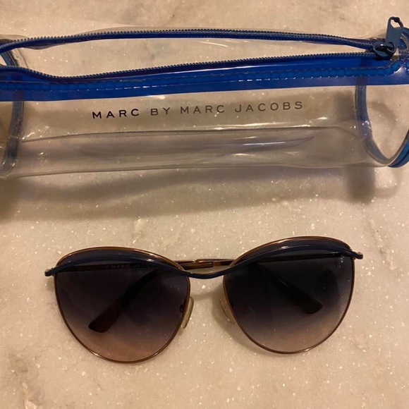 Women’s Marc By Marc Jacobs Blue Sunglasses
MMJ 250/S XWD/I4 ☀️🕶 - Picture 2 of 4
